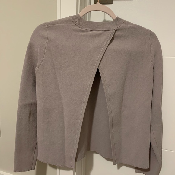 Beautiful Babaton Top - Picture 2 of 3